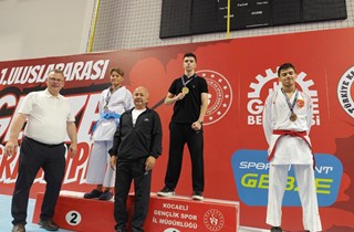 Gemlik Belediyespor Karate Takımı'ndan Gebze'de Büyük Başarı: 8 Sporcu, 8 Madalya!